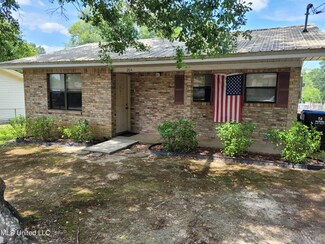 264 Pine St, Lucedale, MS 39452