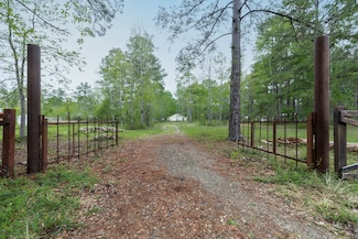 31577 Bohlssen Rd, New Caney, TX 77357