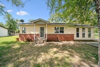 313 S Gray Ct, Chouteau, OK 74337
