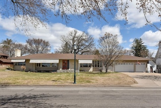 4120 Shoreline Dr, Robbinsdale, MN 55422