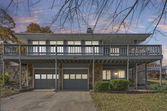 205 N Maple St, Blue Eye, MO 65611