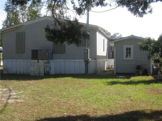 25902 Holiday Dr, Astor, FL 32102