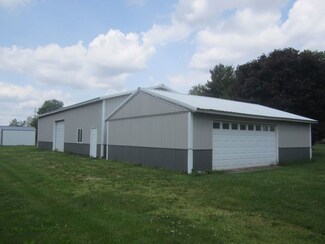 105 Lexington St, Iroquois, IL 60945