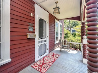 199 Prospect Ave, Sea Cliff, NY 11579