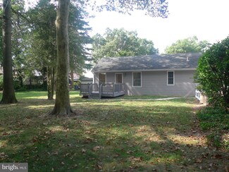 9 Chestnut Dr, Woodstown, NJ 08098