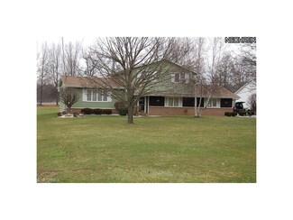 6030 Torolo Ln, Lowellville, OH 44436