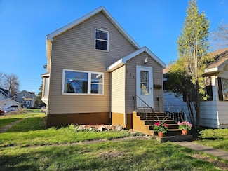 321 11th St S, Virginia, MN 55792