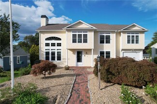 21 Homeland Ave, Narragansett, RI 02882
