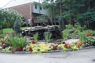 572 Lenape Ct, Suffern, NY 10901