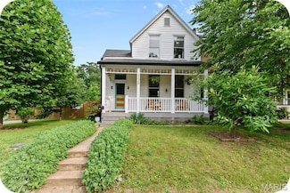 3328 Greenwood Blvd, Saint Louis, MO 63143