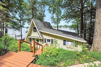 9935 E 645 S, Wolcottville, IN 46795