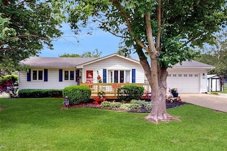 202 Oak Ave NE, Mitchellville, IA 50169