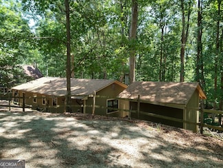 570 Greenleaf Dr, Lavonia, GA 30553