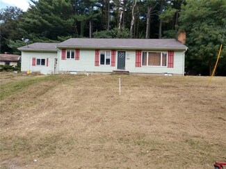 214 W Jefferson St SW, Stone Creek, OH 43840