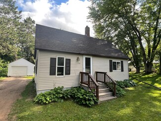 206 1st St SW, Hinckley, MN 55037