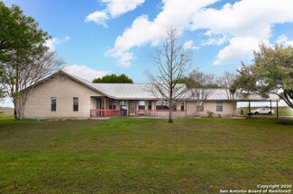 3226 Rakowitz Rd, Adkins, TX 78101