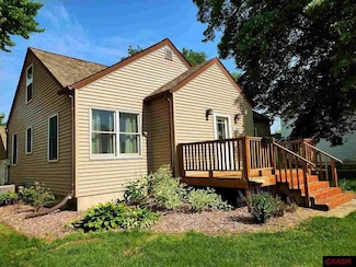 719 S Galbraith St, Blue Earth, MN 56013