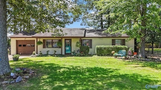 1611 Runnymead Ave SW, Decatur, AL 35601