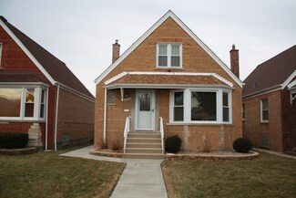 8132 S Troy St, Chicago, IL 60652