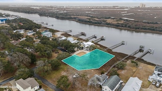 2016 Camelot Dr SW, Ocean Isle Beach, NC 28469