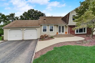 9 Damascus Dr, Marlboro, NJ 07746