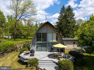 2430 Horseshoe Trail, Chester Springs, PA 19425
