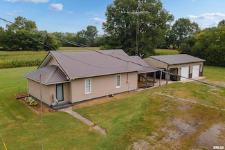 4852 N Nason Ln, Bonnie, IL 62816