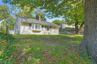67 Woodland Ave, Fords, NJ 08863