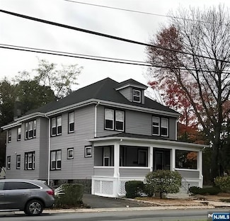 290 Columbia Ave, Fort Lee, NJ 07024