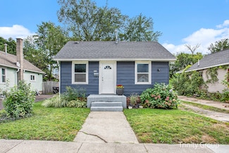 1316 Whiting St SW, Wyoming, MI 49509