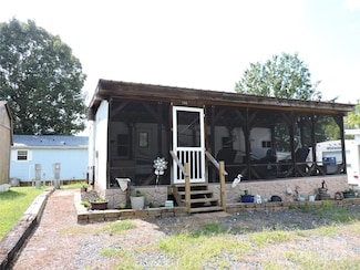 166 Badin Lake Cir, New London, NC 28127