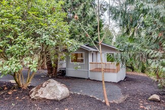 20660 Nachant Dr NE, Indianola, WA 98342