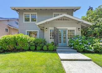 3126 Serra Way, Sacramento, CA 95816