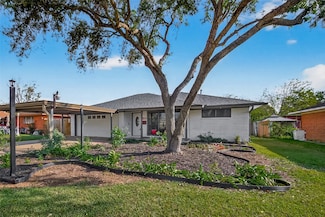 819 S 4th St, La Porte, TX 77571