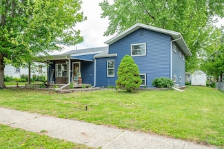 404 E 21st St S, Newton, IA 50208