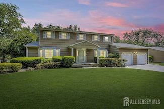 27 Appleby Ln, East Brunswick, NJ 08816