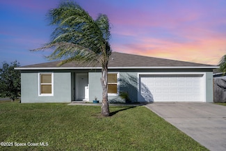 110 Maywood Ave NW, Palm Bay, FL 32907