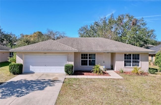 4490 Treasure Cay Rd, Tavares, FL 32778