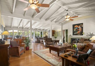 5335 Canterbury Dr, San Diego, CA 92116