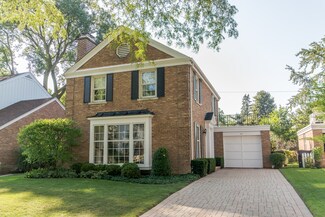57 Salem Ln, Evanston, IL 60203
