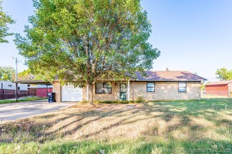 3929 Debi St, Ada, OK 74820