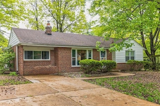 1202 Kroeger Dr, Saint Louis, MO 63135