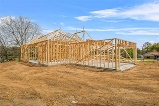 2315 Progress Dr, Brenham, TX 77833