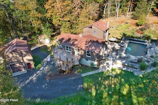 306 Twin Lakes Rd, Shohola, PA 18458