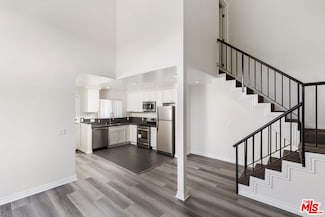 6212 Fulton Ave Unit 205, Van Nuys, CA 91401