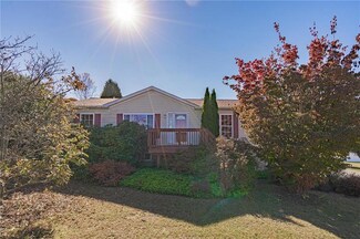 775 S Cottonwood Rd, Walnutport, PA 18088