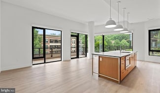 10511 Strathmore Hall St Unit 1B-3B-411, North Bethesda, MD 20852