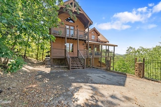 3064 Engle Town Rd, Pigeon Forge, TN 37862