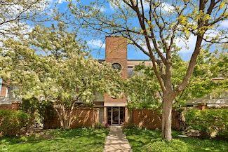 6040 Arbor Ln Unit 102, Northfield, IL 60093