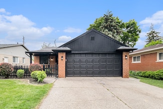 17575 Sunnybrook Ave, Lathrup Village, MI 48076